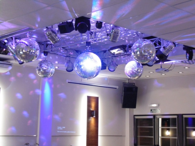 yH5BAEKAAEALAAAAAABAAEAAAICTAEAOw== SALÓN DE EVENTOS